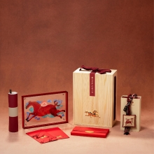 【丰年】2026新年礼盒 山海月历+非遗皮影相框+驭吉NFC香囊+红包*6+丰年木盒 新年福利礼品