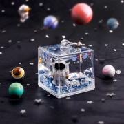 创意宇航员液体流沙钥匙扣 太空人装饰挂件 文创毕业礼物