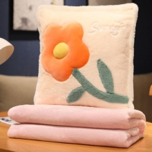花朵抱枕被子两用毛毯 沙发三合一空调被 员工福利