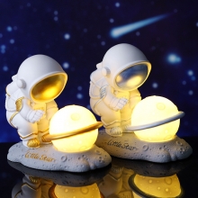 太空宇航员恒星小夜灯 创意家居装饰树脂工艺摆件 工会活动礼品